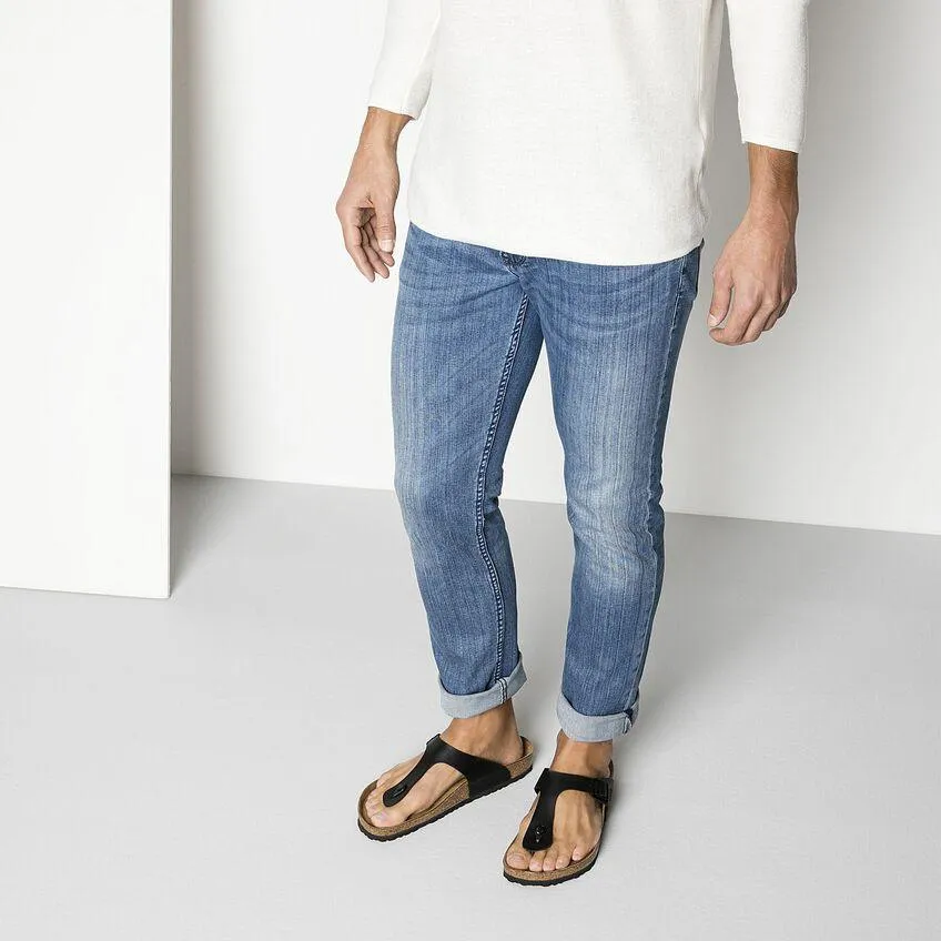Birkenstock Gizeh Leather Sandals - Black