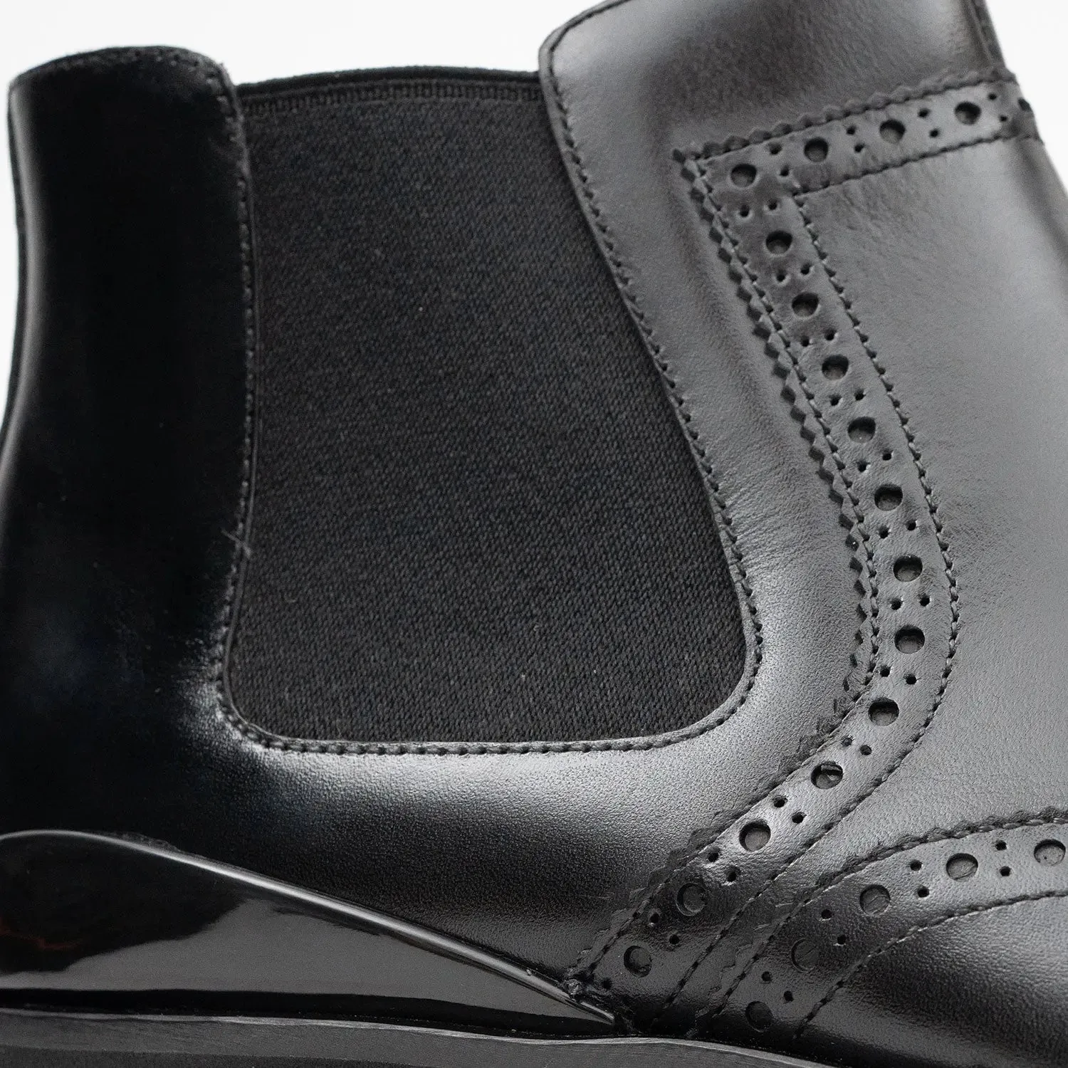 Brogue Thick-Soled Chelsea Boot 2891 Black