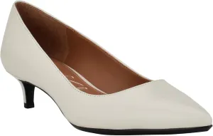 Calvin Klein Womens Gabrianna2 Pump