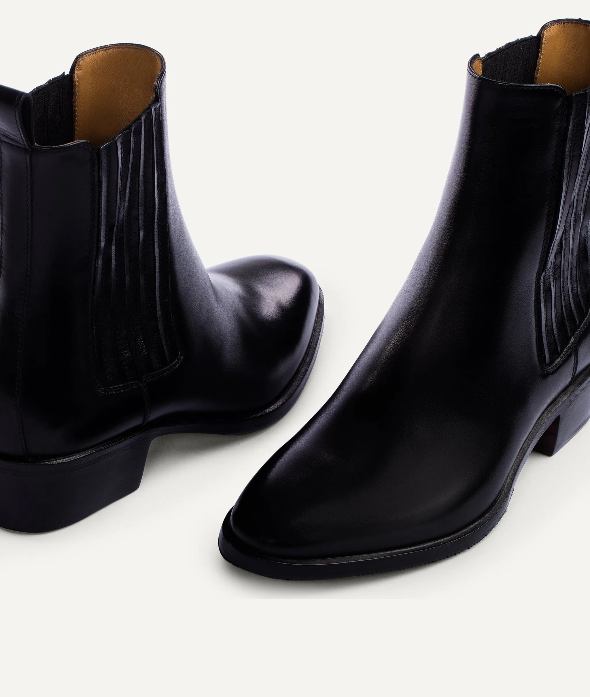 Chelsea Bootie in Calf Leather