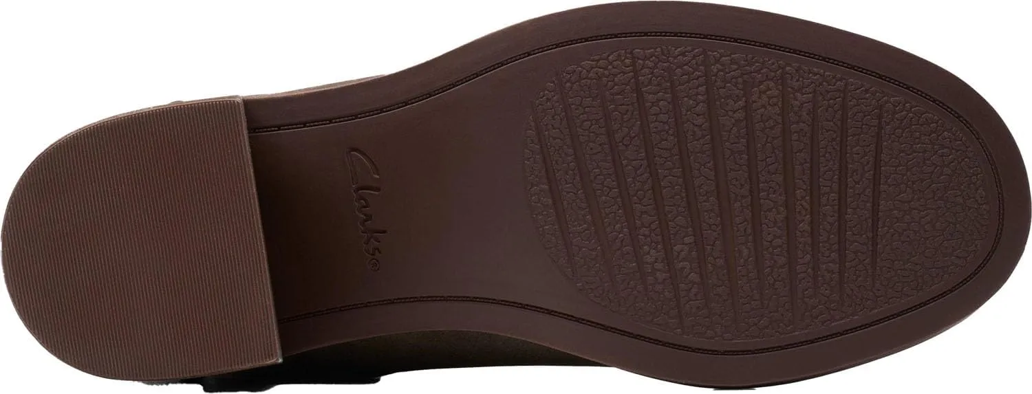Clarks Women's Chamberly Top Chelsea Boot