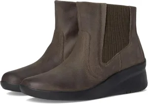 Clarks Women's Suttyn Rae Chelsea Boot