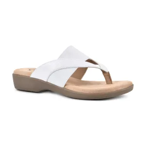CLIFFS BY WHITE MOUNTAIN Bumble Women's Thong Sandal, White/Snake/Patent, 9 M