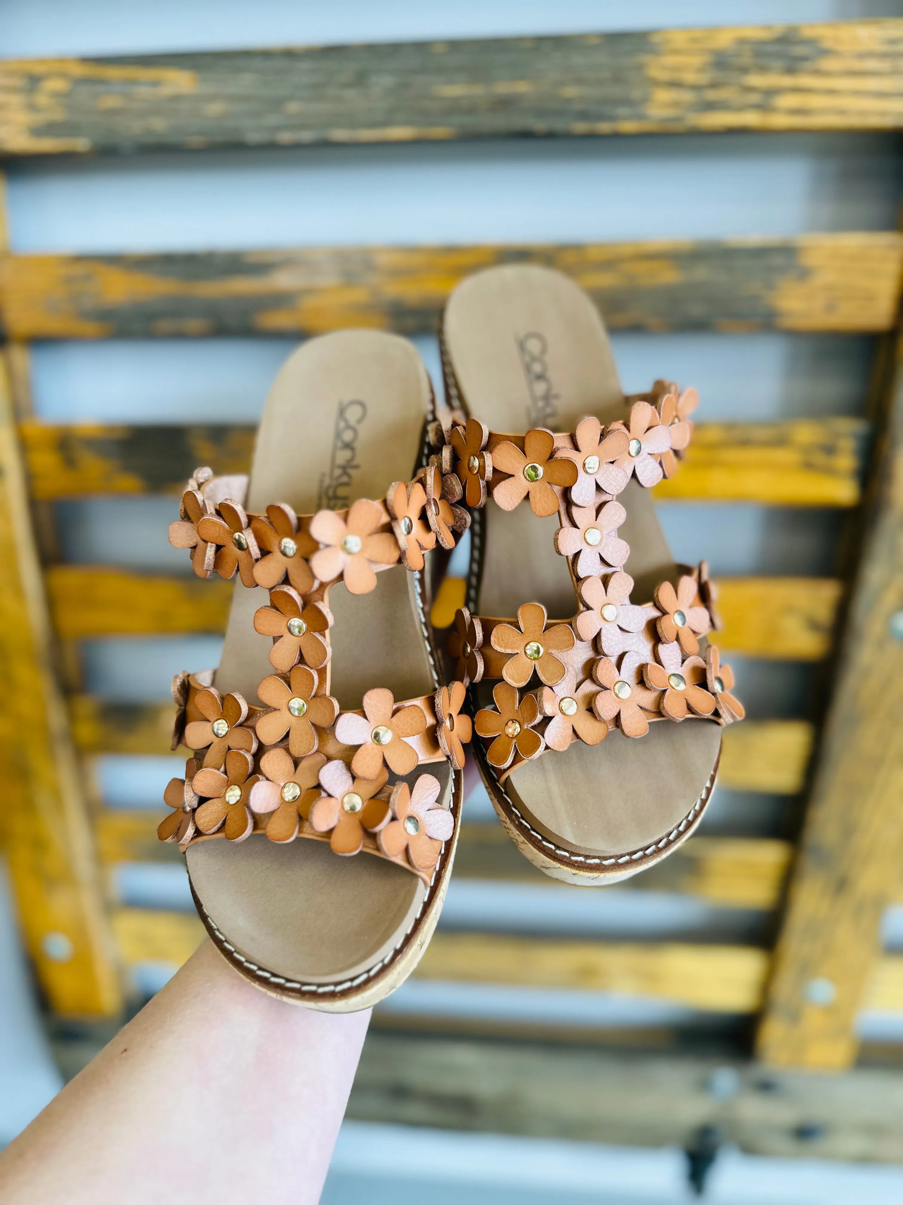Cognac Mic Drop Wedge