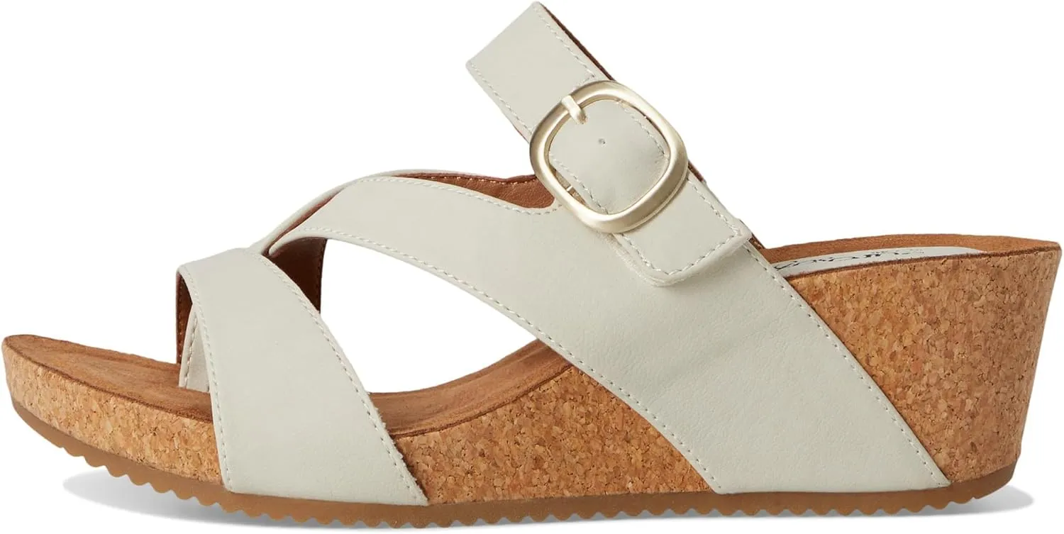 Eurosoft by Sofft Women's Emrie Wedge Sandal