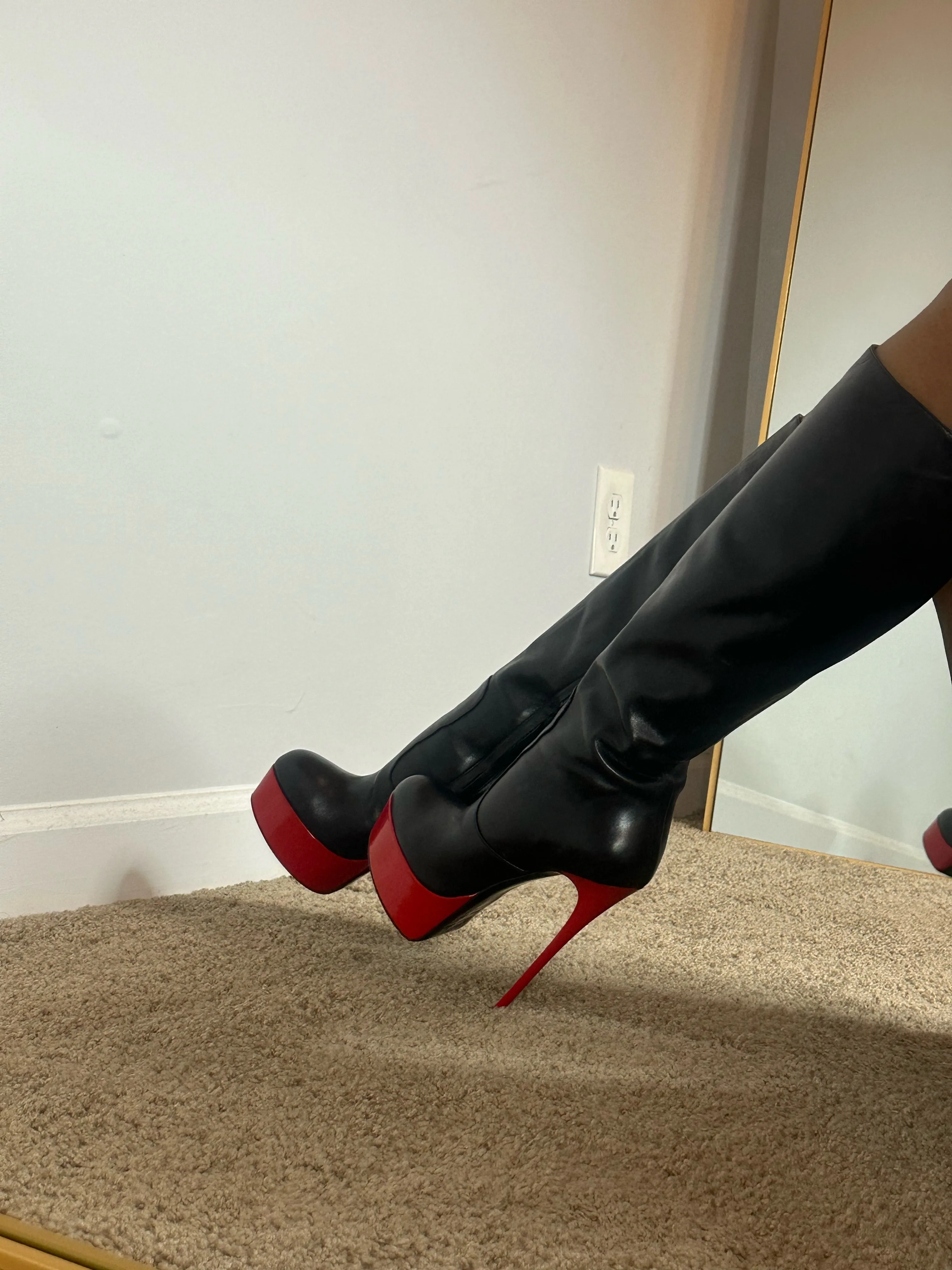 Italian leather sz 38