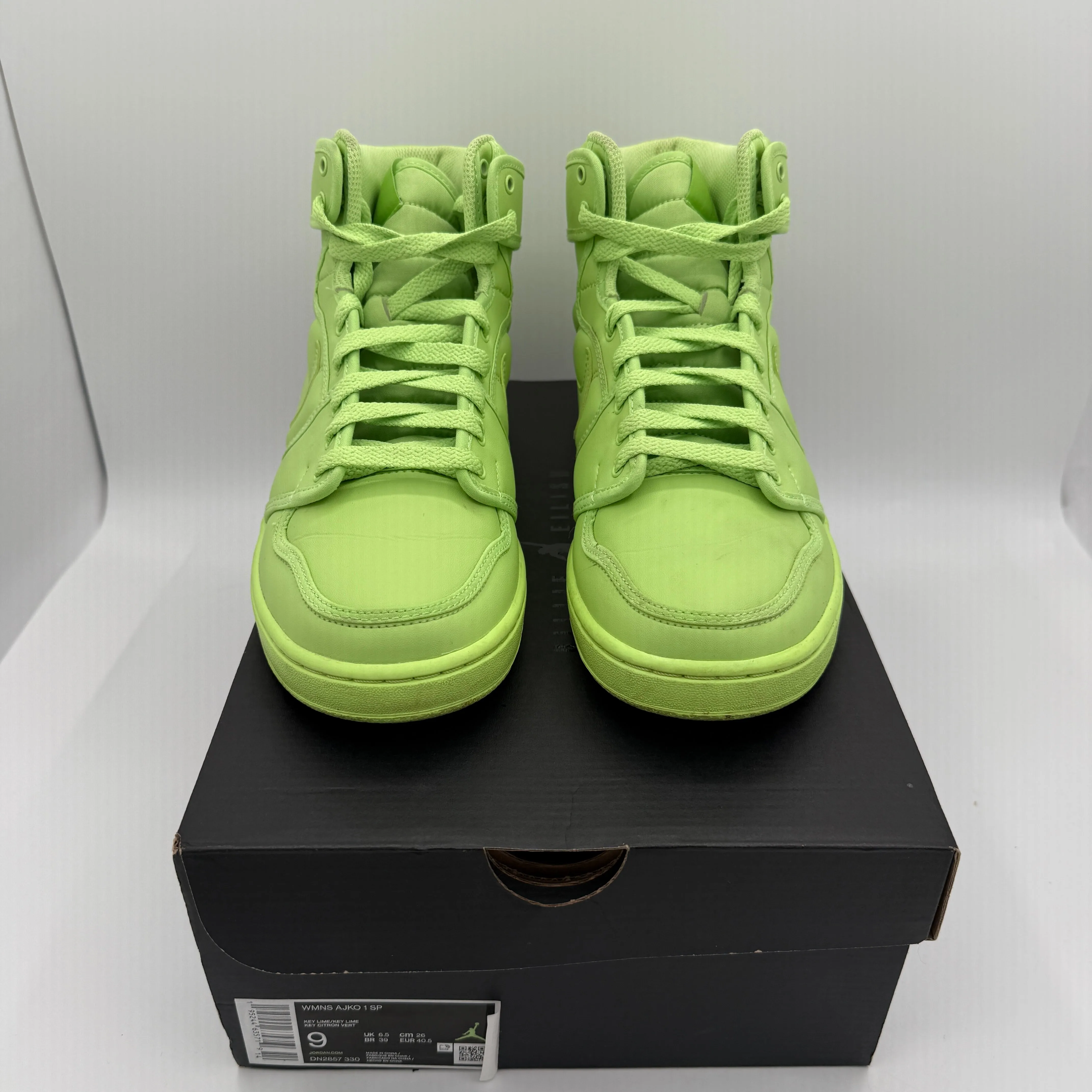 Jordan 1 Retro AJKO Billie Eilish Ghost Green (Women's) *pre-owned* (SIZE 9W)