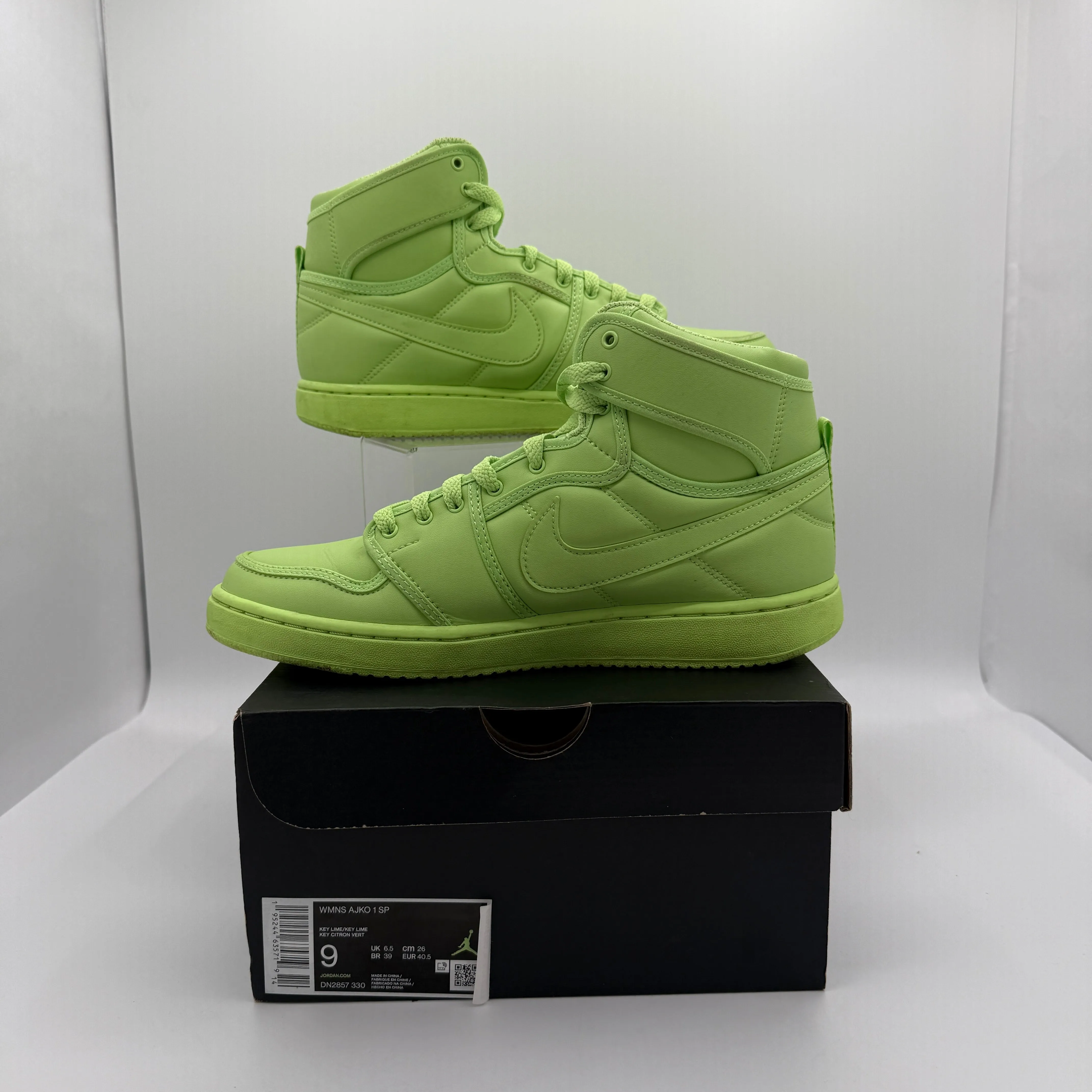 Jordan 1 Retro AJKO Billie Eilish Ghost Green (Women's) *pre-owned* (SIZE 9W)