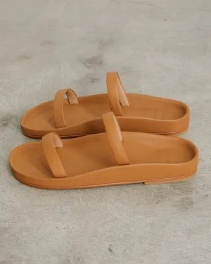 Line Sandal in Saddle