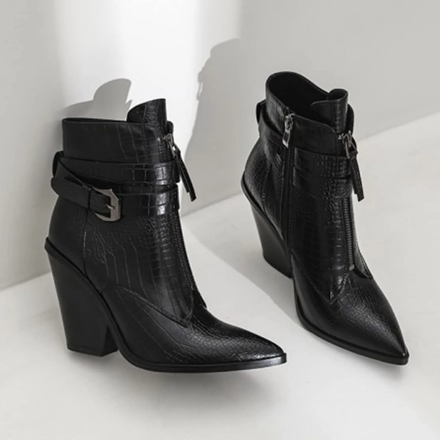 MOOMMO Women Chunky Heel Western Booties Pointed Toe Buckle Strap Crocodile Pattern Front Zipper Ankle Boots Cowboy 4 Inch High Stacked Heel Animal Print Wild Cool Party Club Winter 5-11 M US