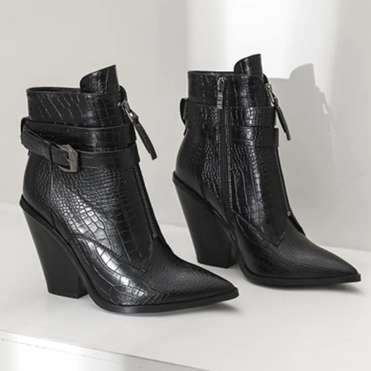 MOOMMO Women Chunky Heel Western Booties Pointed Toe Buckle Strap Crocodile Pattern Front Zipper Ankle Boots Cowboy 4 Inch High Stacked Heel Animal Print Wild Cool Party Club Winter 5-11 M US