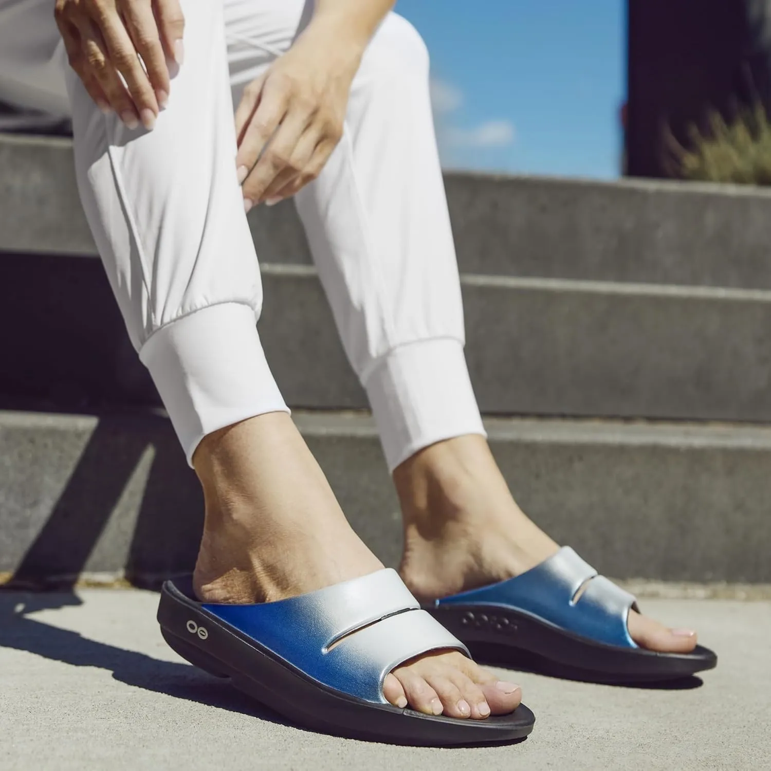 OOFOS Women's Ooahh Luxe Slide Slipper
