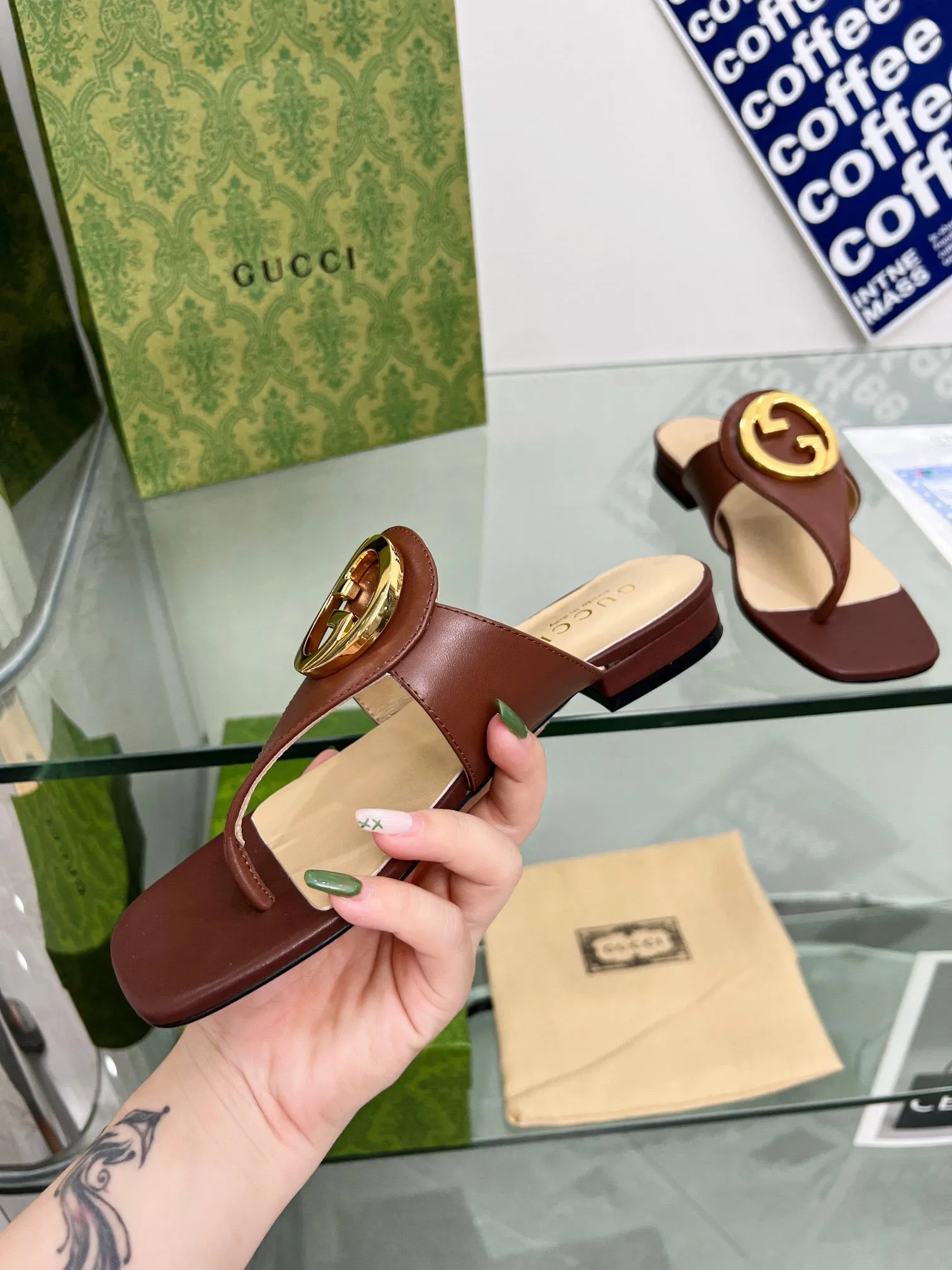 SE1033 Women's Gucci Blondie thong sandal / Size5-11