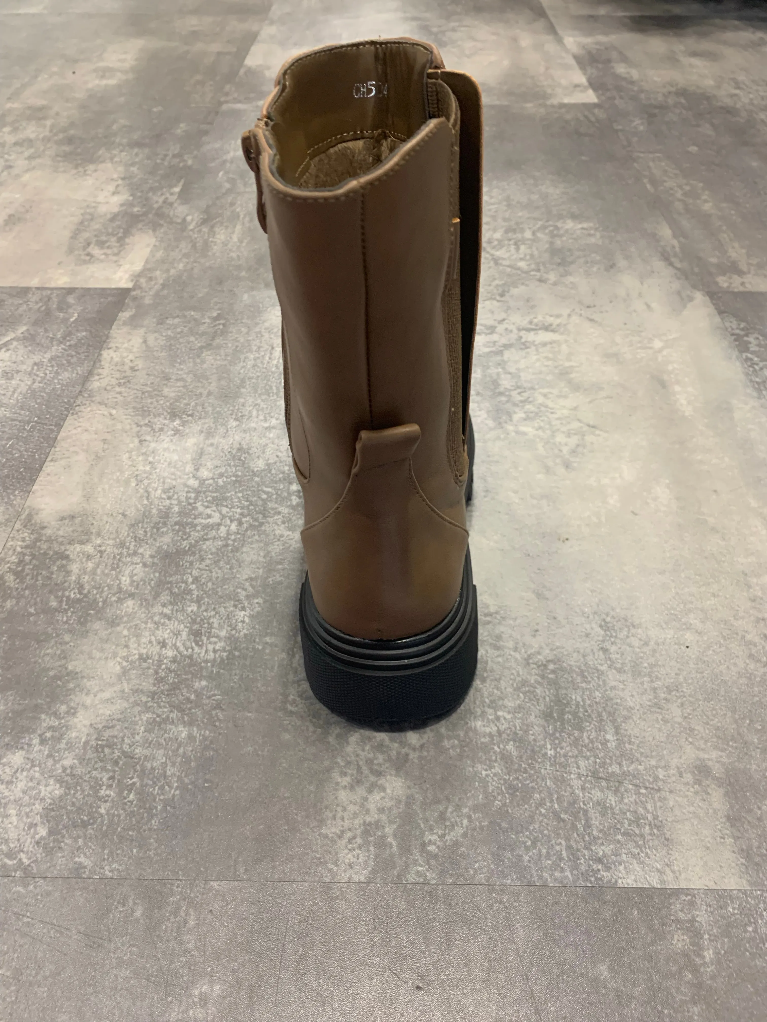 Taupe extreme sole boot
