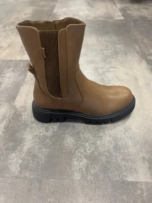 Taupe extreme sole boot