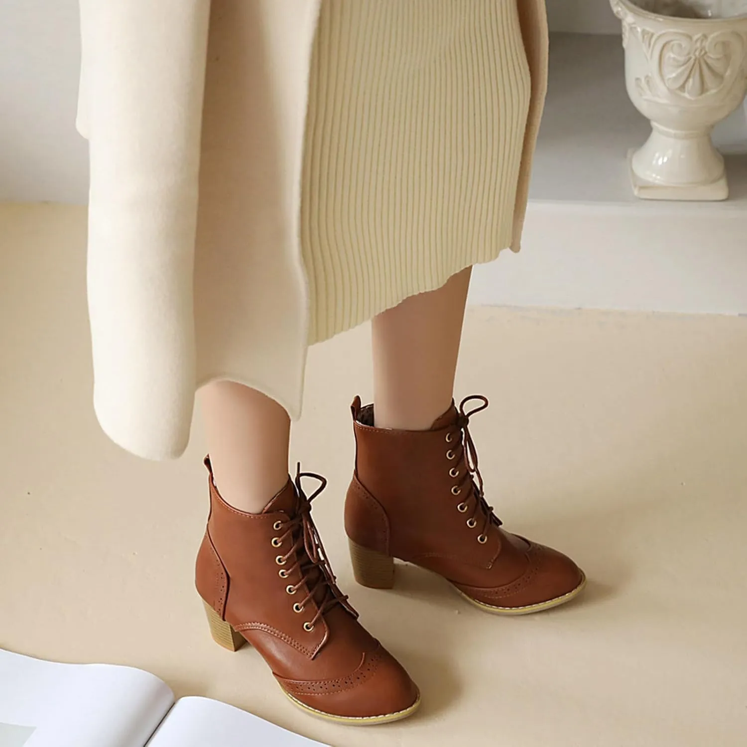 UniqueStride Women's Brogue Ankle Boots Lace Up Ankle Bootie with Chunky Block Heel Round Toe Shoes