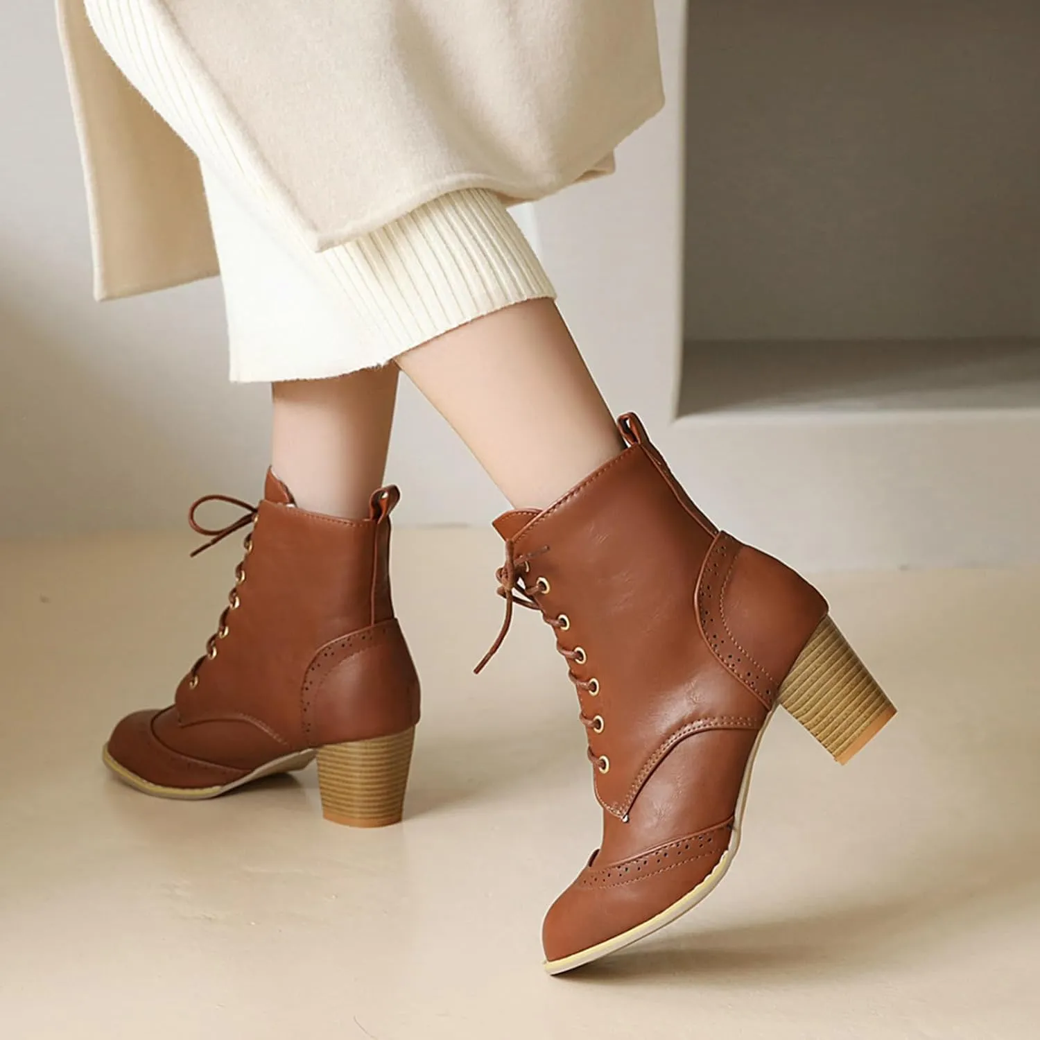 UniqueStride Women's Brogue Ankle Boots Lace Up Ankle Bootie with Chunky Block Heel Round Toe Shoes