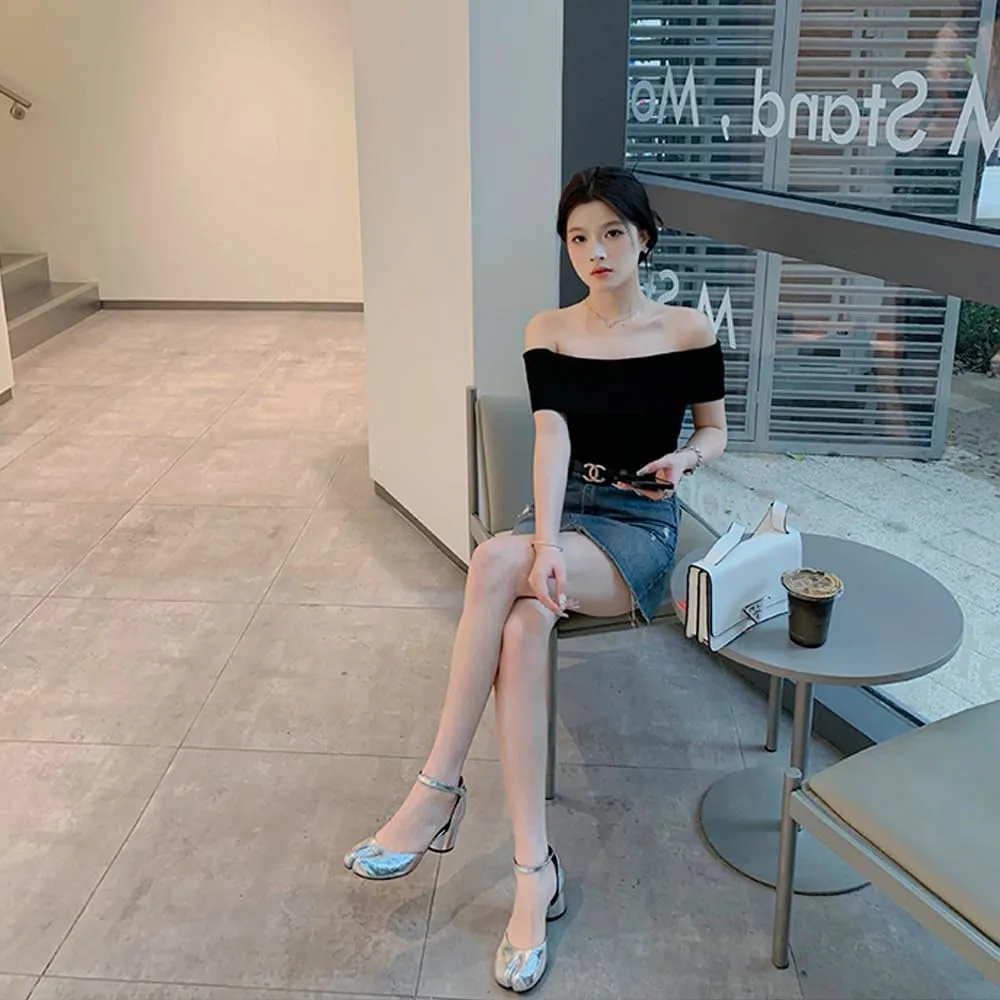 Women's Mary Jane High Heels, Round-Toe Pumps with Chunky Block Heel, Ankle Strap Buckle, Split-Toe Pig Hoof Design