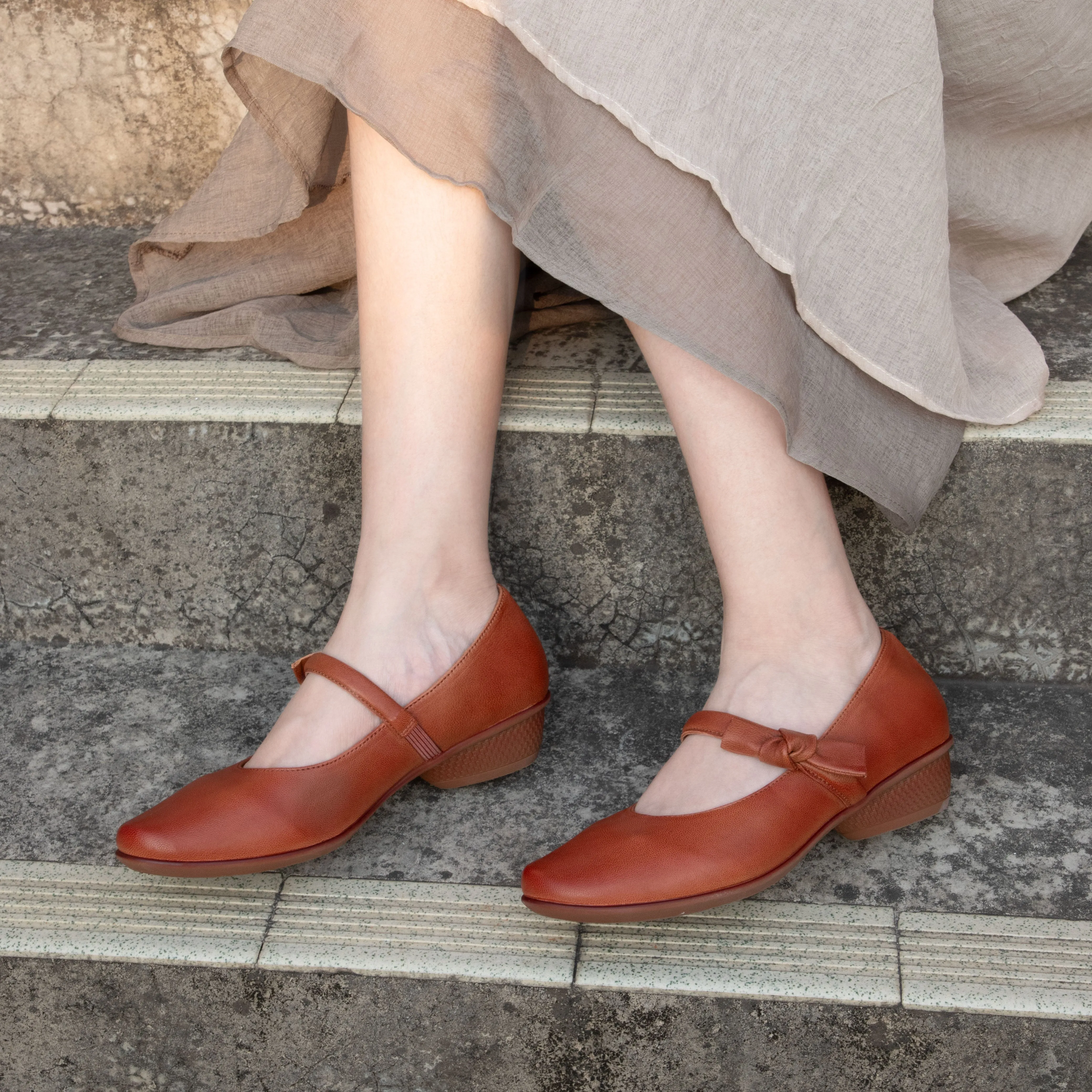 Womens Round Toe Handmade Literary Low Heel Mary Jane Shoes